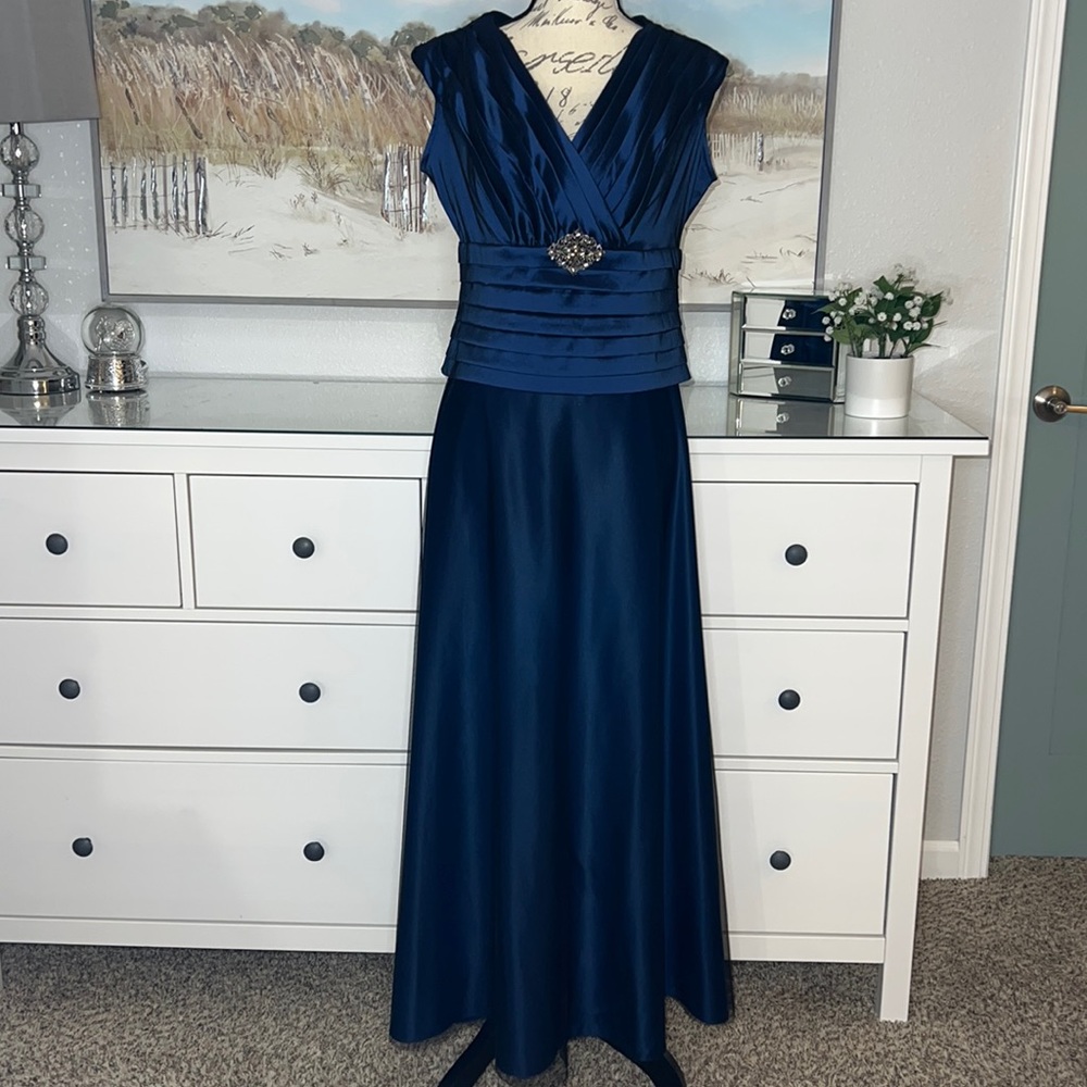 DAVIDS BRIDAL Beautiful Navy Blue Special Occasion Dress with Jeweled Accent